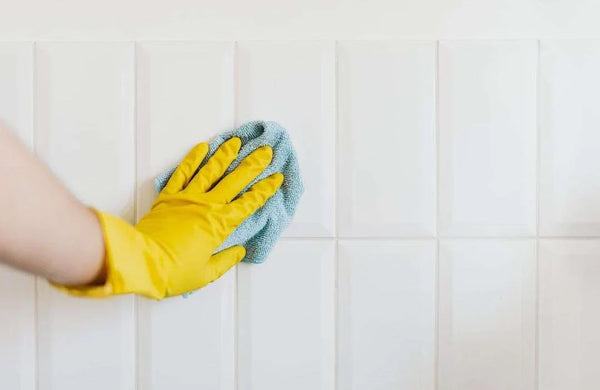 Clean tiles quickly & easily