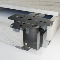 Lifestyle image of the corner connection holding clips made of stainless steel on pedestals