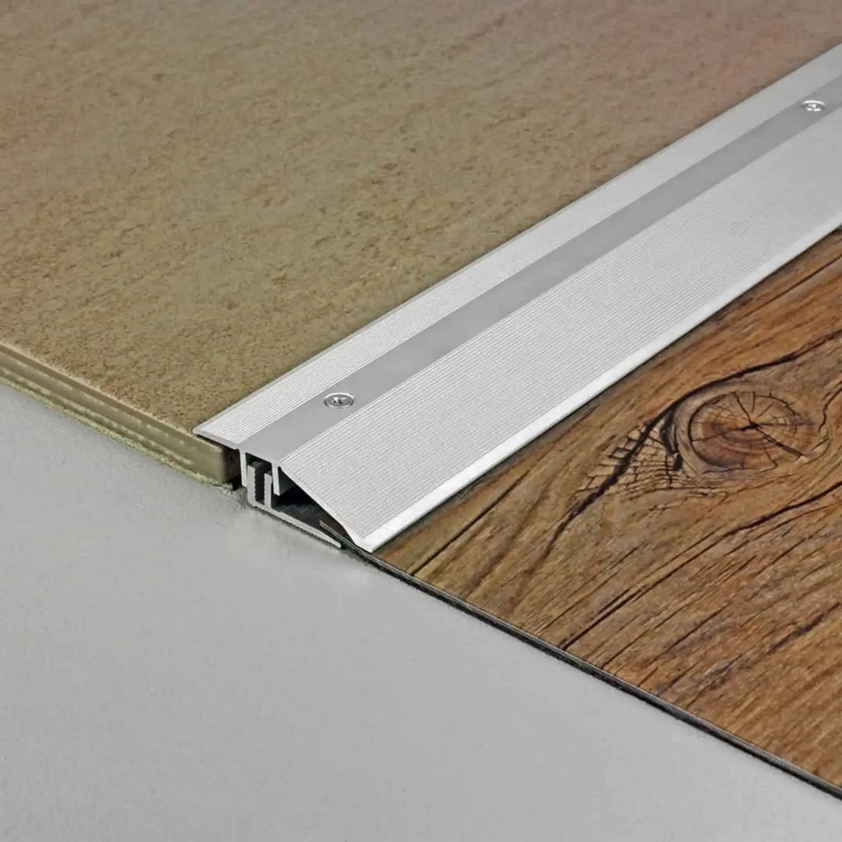 Lifestyle image DURAL adaptation profile DUOFLOOR silver